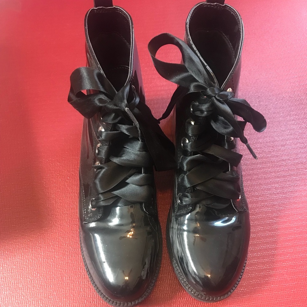 Dirty Laundry rain boots